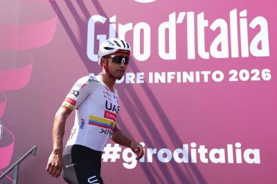 Boj o cyklámenový dres dostal ranu. Giro prišlo o trojnásobného etapového víťaza
