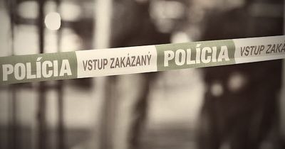 Tragédia v Lučenci: Telo 36-ročného muža našli medzi bytovými domami, prípad vyšetruje polícia