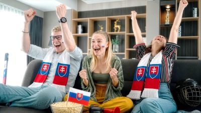 Slováci sa počas hokejovej sezóny stávajú národom trénerov: podľa najnovšieho prieskumu pre Allegro viac ako 60 % verí, že vie, čo mal tréner urobiť
