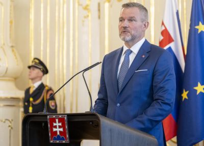 Pellegrini vymenoval 30 nových profesorov. V prejave upozornil aj na nástrahy umelej inteligencie