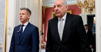 Poslanci „vyhodili“ maďarského prezidenta: Parlament schválil zmenu ústavy. Otázne je, čo bude ďalej