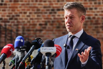 Maďarsko chce posilniť spoluprácu vo V4, povedal premiér Magyar pri návšteve Poľska