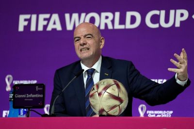 Infantino čelí kritike pre miliónovú odmenu. FIFA tvrdí, že postupovala správne