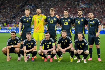 V škótskej nominácii na šampionát nechýbajú tradičné opory či 43-ročný brankár
