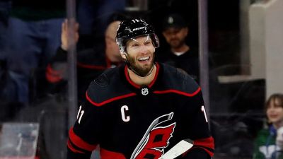 Obhajcu Stanley Cupu čaká náročné obdobie. Jeho kapitán bude absentovať pre zranenie