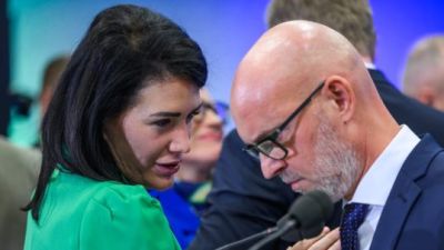Za známou satirickou stránkou sú ľudia napojení na SaS, tvrdí Bittó Cigániková. „Úplný hoax“, reaguje Gröhling
