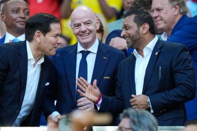 Futbalová kauza naberá rozmery. Päťdesiat europoslancov žiada prešetriť šéfa FIFA