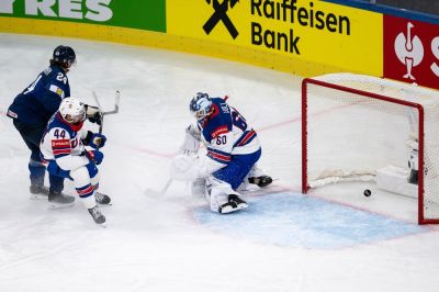 Hokejistov USA nepodržal brankár a kruto pykali. Fíni ukázali skvelú efektivitu