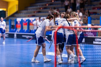 Mladé florbalistky sa na MS trápili s Dánskom, do semifinále napokon nepostúpili