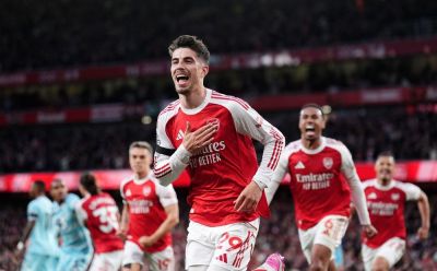 VIDEO: Arsenal klasicky udrel z rohového kopu. Od titulu ho delí už iba posledný krok