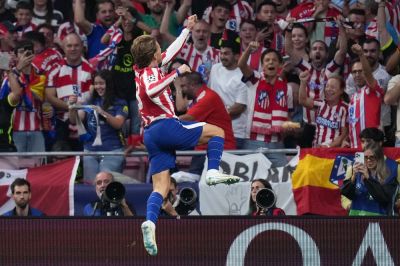 Atlético ochromilo United gólom z prvej minúty. Nórsky klub šokoval Bayern, Barcelona duel otočila