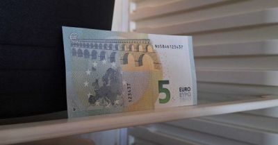 Vložte 5 € do chladničky, môžete vďaka tomu ušetriť peniaze