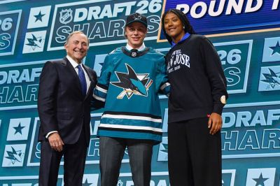 San Jose na nič nečaká. Švédsky talent podpísal po drafte nováčikovskú zmluvu