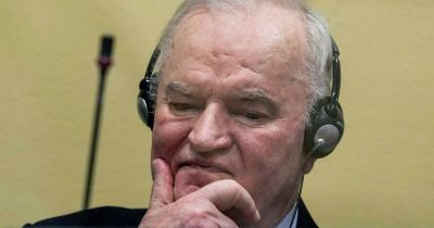 Srbsko chce Mladičovi udeliť všetky vojenské a štátne pocty. Na svedomí má genocídu v Srebrenici