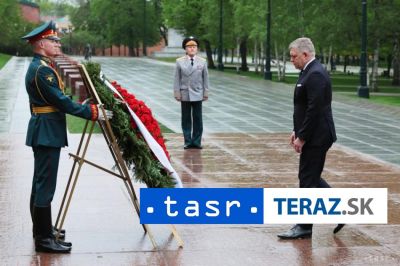 Fico v Moskve položil veniec k hrobu neznámeho vojaka