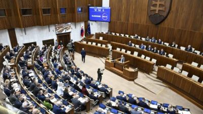 Prieskum AKO: PS si drží náskok pred Smerom-SD, SaS a Hlas-SD so zhodným výsledkom