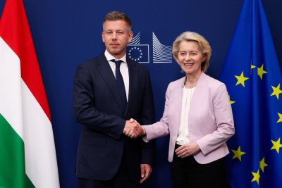 EÚ odblokuje Maďarsku 16 miliárd z eurofondov. Už cítime vietor zmien, chváli von der Leyenová