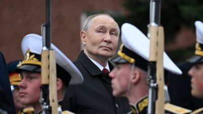 Putinova veľká oslava sa scvrkla pred očami sveta. Z Červeného námestia zmizli tanky, rakety aj veľká časť hostí