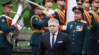 Fico je v Moskve: Pobaltie mu uzavrelo nebo, cesta sa pre obchádzku natiahla o stovky kilometrov