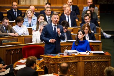 Maďarský prezident skončí vo funkcii, parlament schválil dodatok k ústave