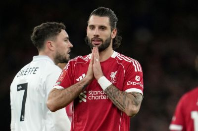 Káder Liverpoolu zasiahla vlna zranení. Trojicu hráčov nahradia mladíci z akadémie