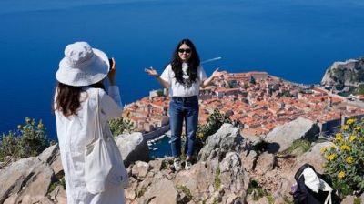 Turisti prinášajú miliardy, ale aj problémy. Chorvátsko radikálne mení pravidlá