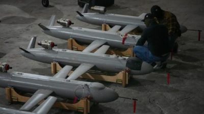 Nočné útoky ukrajinských dronov ochromili prevádzku moskovských letísk