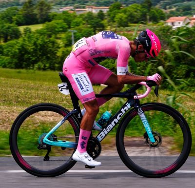 Giro d'Italia 2026: Filippo Ganna jasným spôsobom vyhral individuálnu časovku