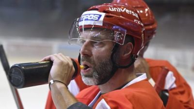 Tomáš Starosta ukončil bohatú hokejovú kariéru. Strieborný medailista z MS 2012 nevylučuje pokračovanie v Dukle